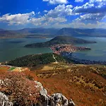 Casa vacanze Anastasia's Kastoria Cozy Modern Garden Retreat Maniákoi