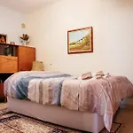 Casa vacanze Anastasia's Kastoria Cozy Modern Garden Retreat Maniákoi