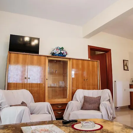 Dom wakacyjny Anastasia's Kastoria Cozy Modern Garden Retreat Maniákoi