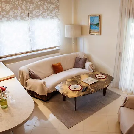 Anastasia's Kastoria Cozy Modern Garden Retreat *