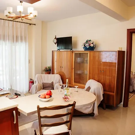 Anastasia's Kastoria Cozy Modern Garden Retreat Dom wakacyjny