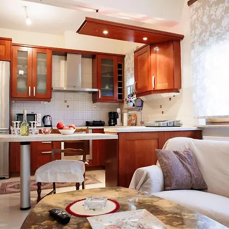 Anastasia's Kastoria Cozy Modern Garden Retreat Dom wakacyjny