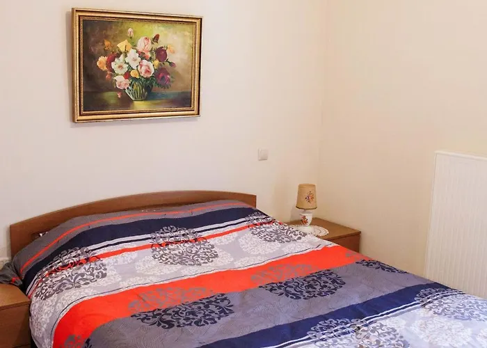 Anastasia's Kastoria Cozy Modern Garden Retreat *