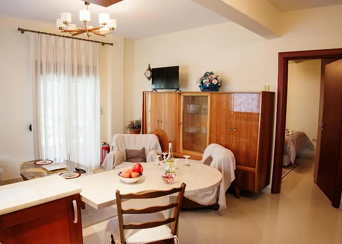 Anastasia's Kastoria Cozy Modern Garden Retreat Dom wakacyjny